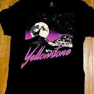 Yellowstone tee size M